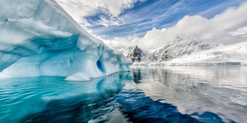 Científicos chinos descubren 46 lagos bajo el hielo de la Antártida