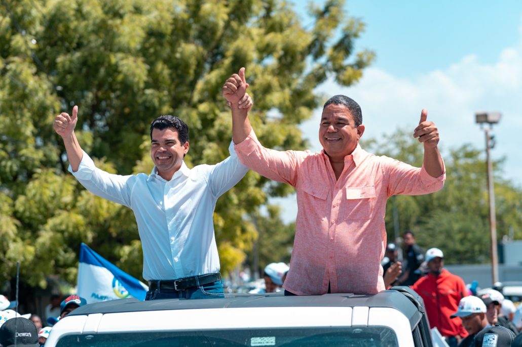 Wellington Arnaud y Moisés Ayala encabezan marcha-caravana en Barahona