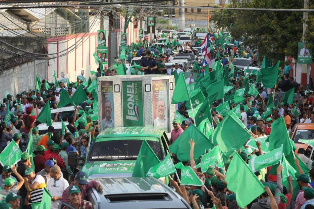 Leonel realiza cierre de campaña en La Vega y Santiago | De Último Minuto