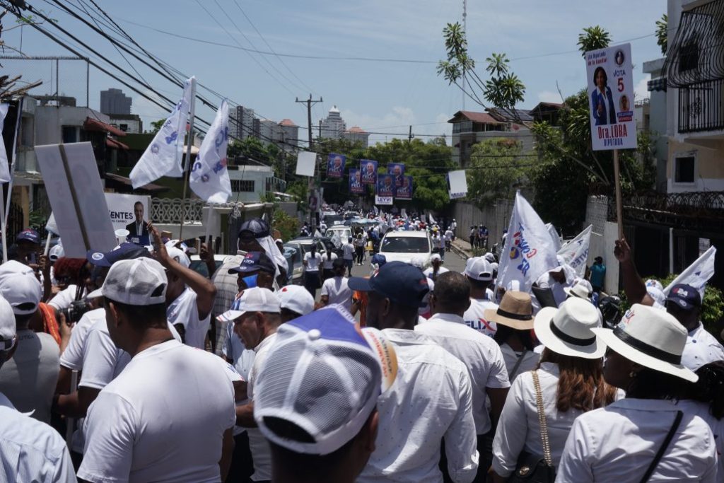Simpatizantes del PRM respaldan a Luis Abinader en Los Alcarrizos | 2 | Simpatizantes del PRM respaldan a Luis Abinader en Los Alcarrizos - Noticias de hoy en República Dominicana | De Último Minuto