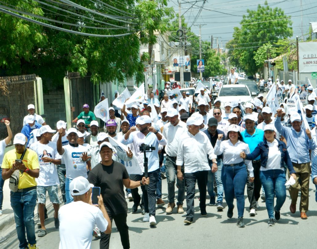 Miguel Vargas llama azuanos a votar por candidatos PRD y Alianza Opositora