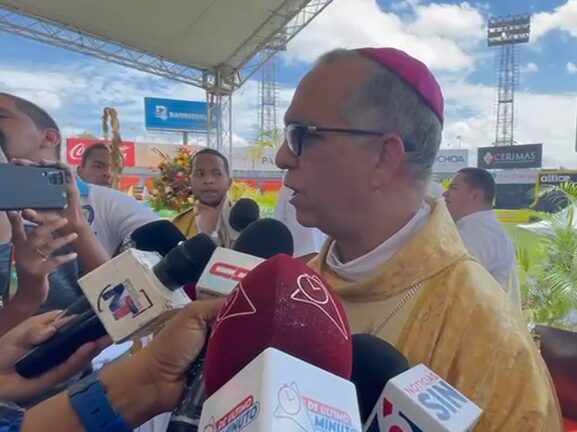 Arzobispo de Santiago espera que con designación de nuevo ministro Haití pueda retornar la paz