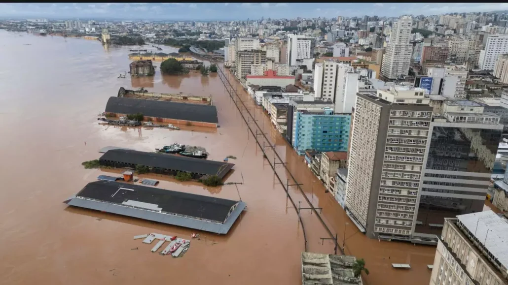 Suben a 108 los muertos y a 136 los desaparecidos por las inundaciones en el sur de Brasil