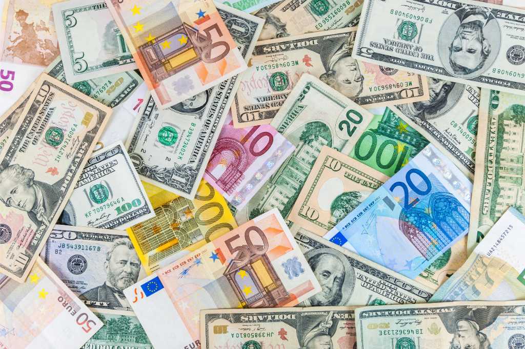 Precio del dólar y euro en República Dominicana