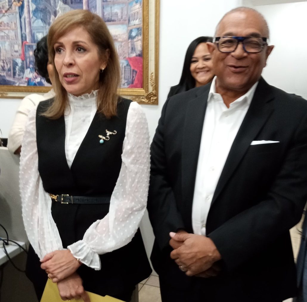 Candidata a vicepresidenta de FP celebra exitoso encuentro con Amigos de Leonel en NY 