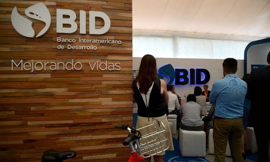 BID advierte que la educación en las Américas no genera igualdad de oportunidades