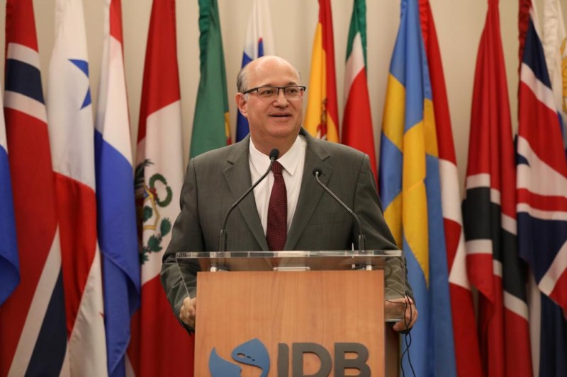 El BID prevé prestar a América Latina 35.000 millones de dólares al año en próxima década