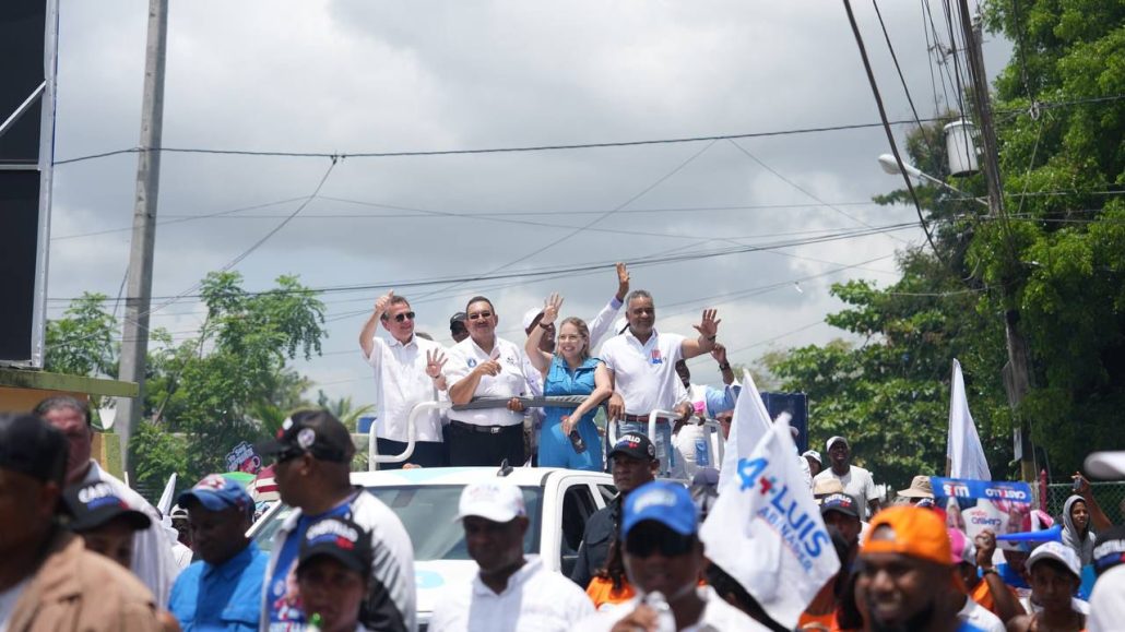Ito Bisonó y Joel Santos encabezan cierre triunfal en Hato Mayor