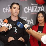 KFC introduce al mercadeo dominicano el Kentucky Chizza Sándwich - Noticias de hoy en República Dominicana | De Último Minuto