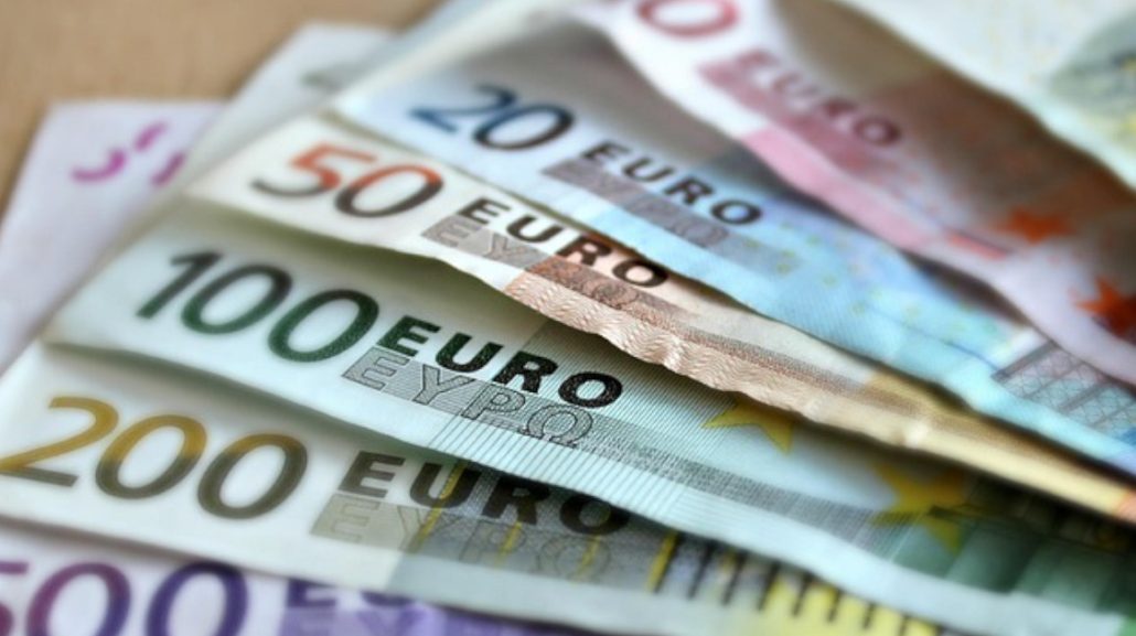 El euro supera los 1,07 dólares tras subir el desempleo en Estados Unidos