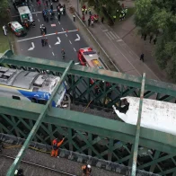 Choque de trenes deja 60 heridos, 30 graves y dudas sobre su causa