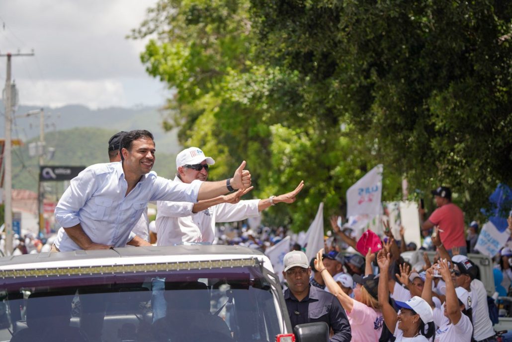 Roberto Ángel lidera marcha caravana de cierre de campaña del PRM en provincia sureña