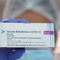AstraZeneca retirará su vacuna contra la COVID-19 por "falta de demanda"
