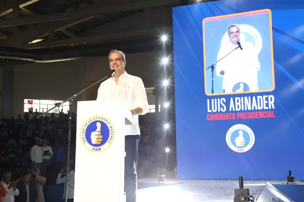 Luis Abinader invita a la población a votar por el PRM