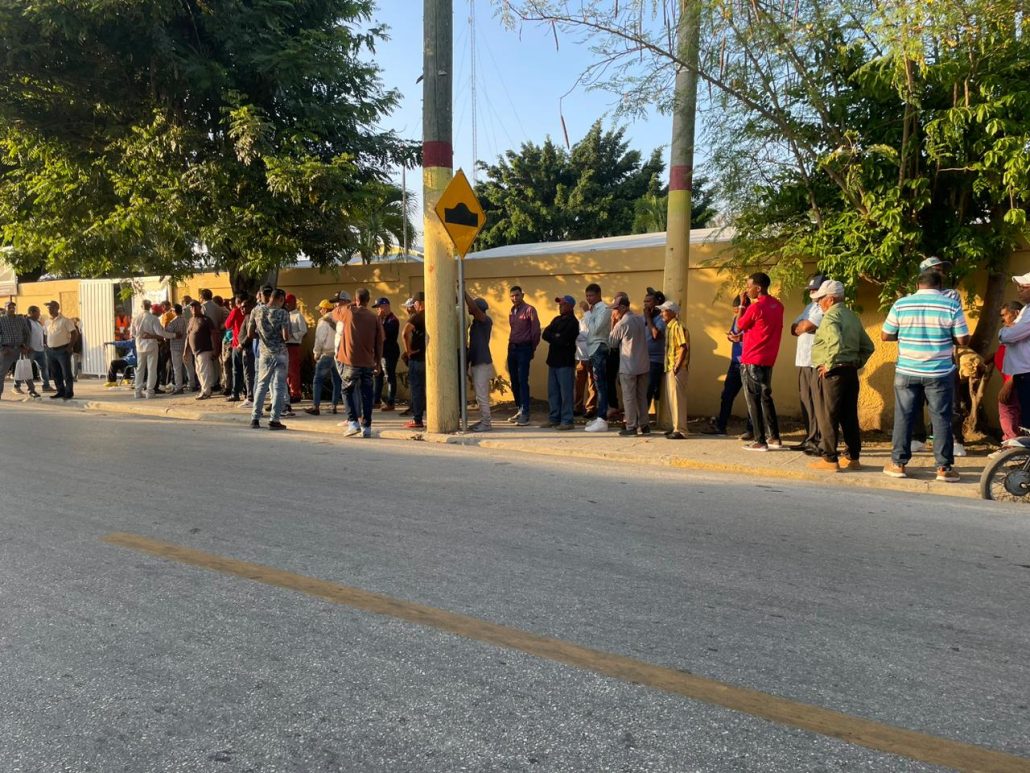 Leonel Fernández destaca alta concurrencia a las urnas en jornada sin grandes incidentes