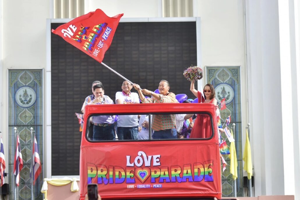 Tailandia celebra el desfile del Orgullo LGTBI tras reconocer el matrimonio igualitario