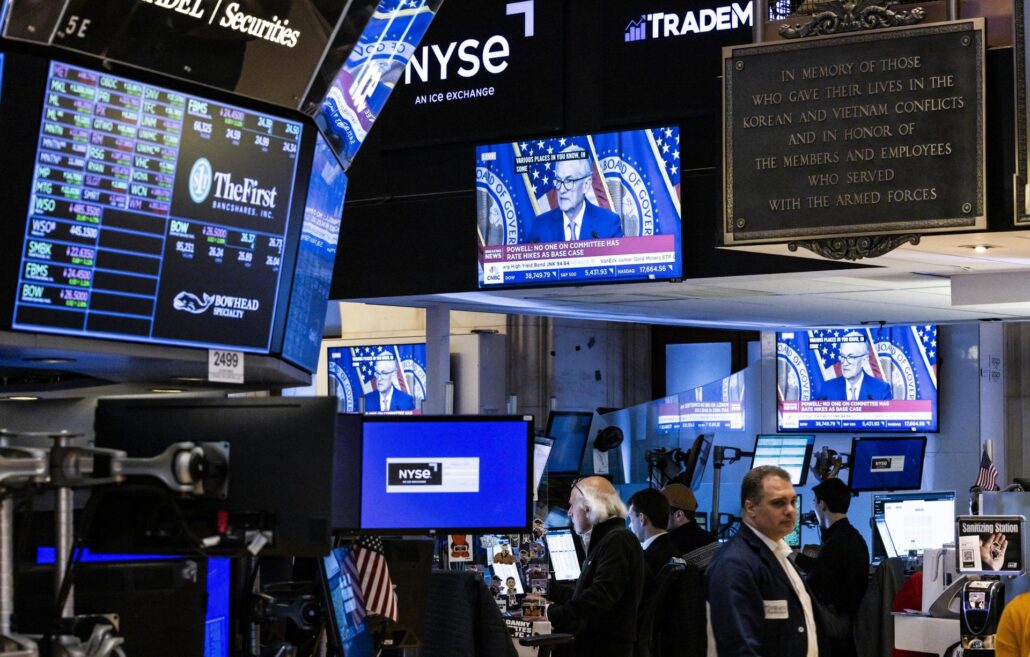 Tras debate presidencial, Wall Street abre en verde
