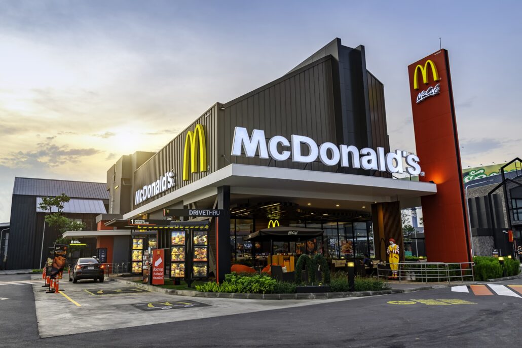 McDonald's suspende la inteligencia artificial con la que tomaba pedidos desde el coche