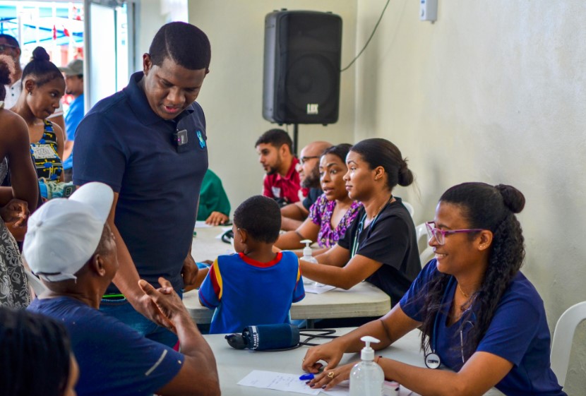 Regidor Jassiel Diaz realiza operativo médico en Santo Domingo Oeste