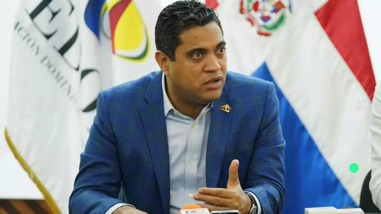 Presidente Fedomu llama a detener aumentos salariales "alegres" de autoridades municipales