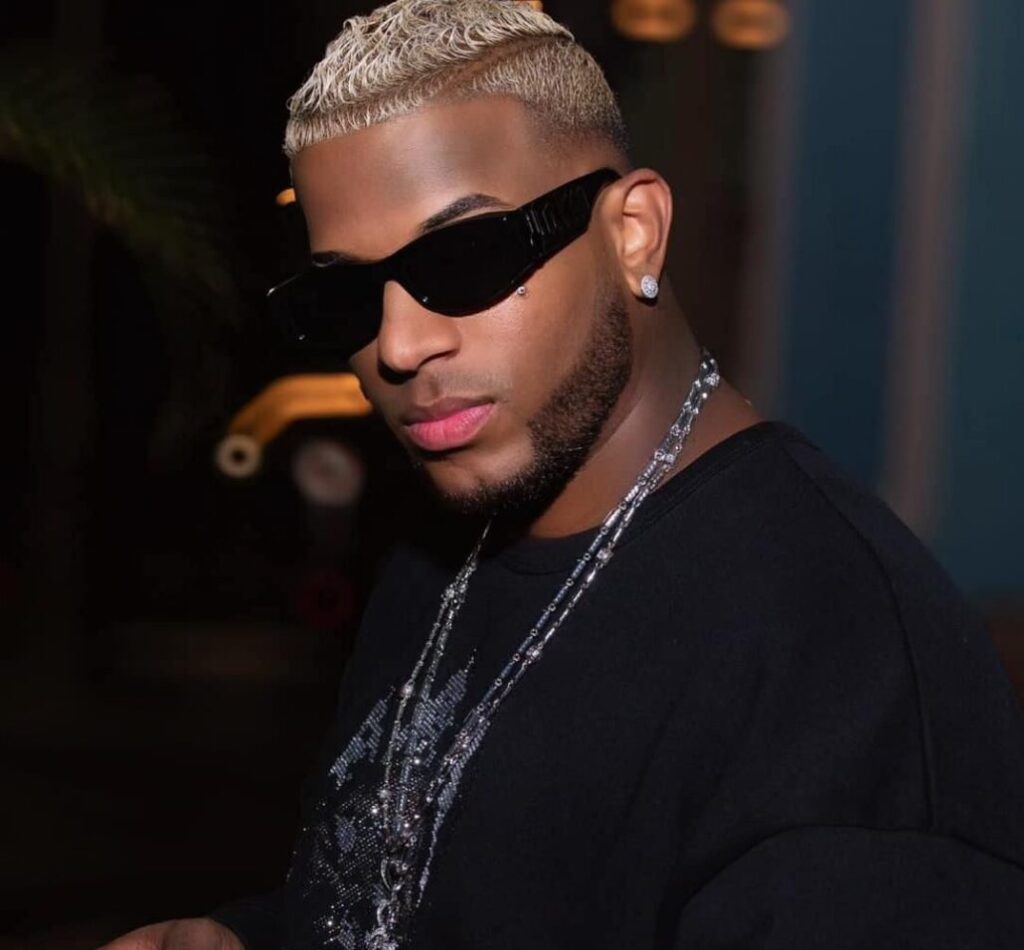 Paramédicos ingresan a "La Casa de Alofoke" para atender a Crazy Design tras sentir malestares | 2 | Crazy Design