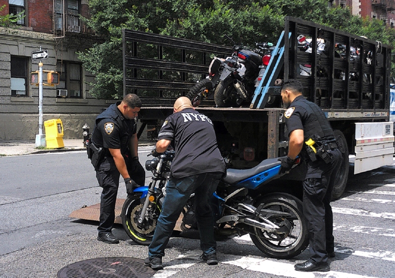 Policía de NY confiscará motocicletas no registradas ante incrementos de asaltos