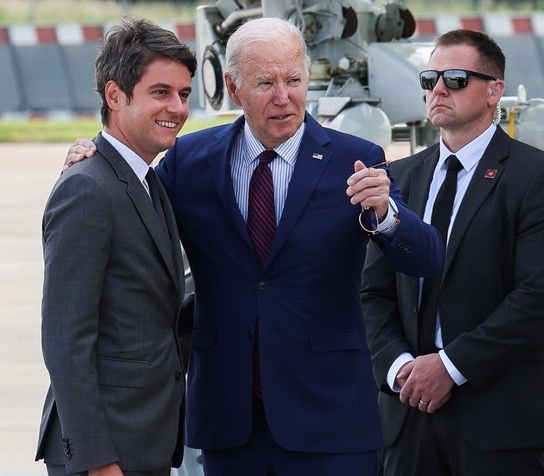 Biden llega a Francia para una conmemoración con una alta carga de contactos diplomáticos