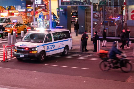 Arrestan a tres hombre tras pelea con machete en Times Square