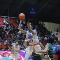 Bautista y Larrier guían a Titanes en su primera victoria - Noticias de hoy en República Dominicana | De Último Minuto