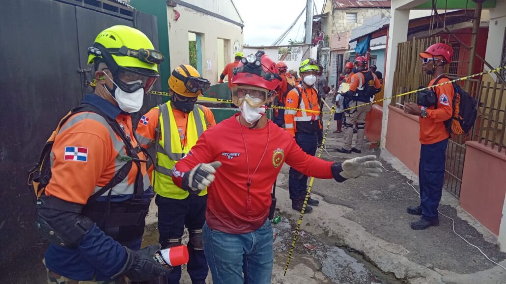 Realizan simulacro de evacuación por terremoto en Santiago