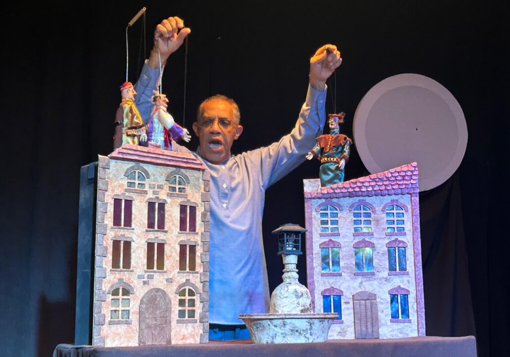 Basilio Nova celebra 50 aniversario en el teatro con la obra “El flautista de Hamelín”