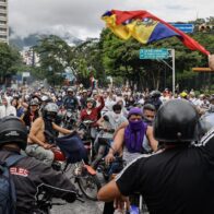 Cientos de motoristas protestan en Caracas contra los resultados de las presidenciales - Noticias de hoy en República Dominicana | De Último Minuto