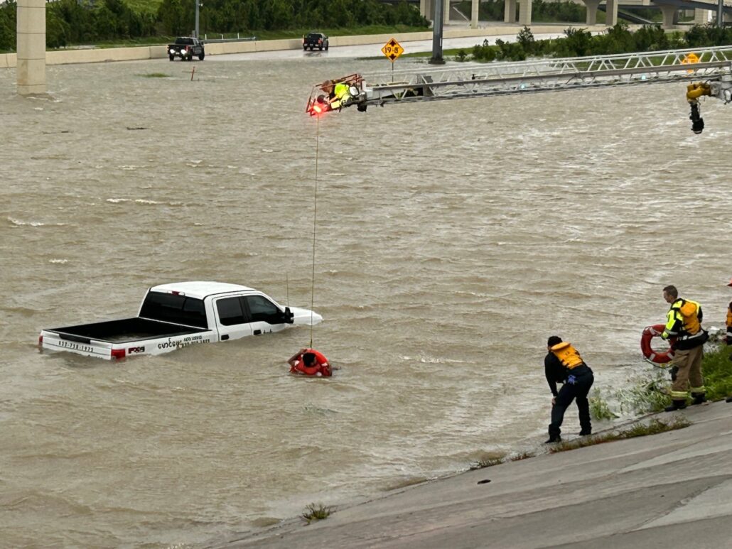 El paso de la tormenta tropical Beryl deja 4 muertos en Texas