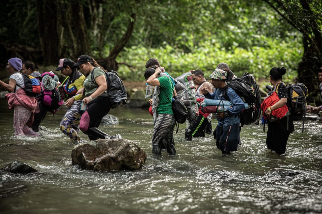 Desarticulan banda colombiana que traficaba migrantes por Darién y San Andrés