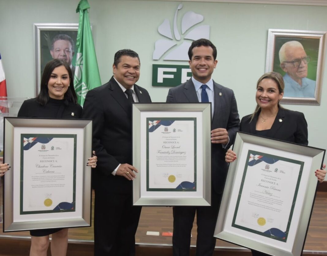 Reconocen labor de diputados de la Fuerza del Pueblo  