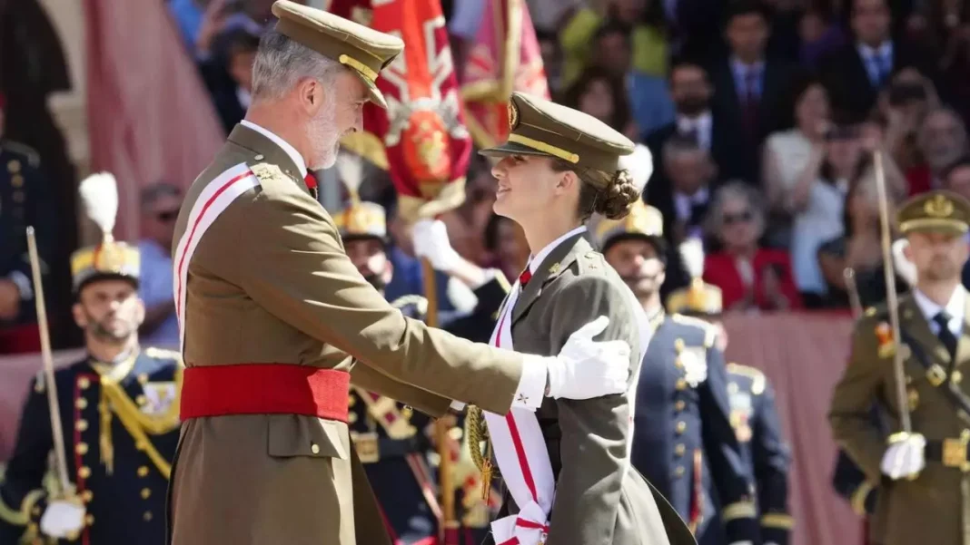 Princesa Leonor termina parte de su formación militar con grado de alférez