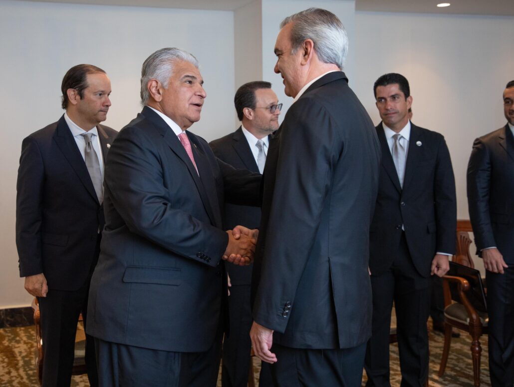 Presidente Abinader se reúne con nuevo presidente panameño, José Raúl Mulino