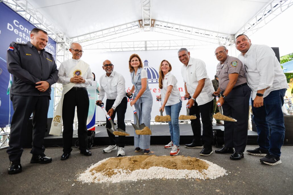 Raquel Peña inaugura destacamento en Sabana Perdida y deja iniciados trabajos para otro en Los Jardines