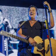 Sevilla “se vuelve a encontrar” con Carlos Vives en su “icónico” regreso a España - Noticias de hoy en República Dominicana | De Último Minuto