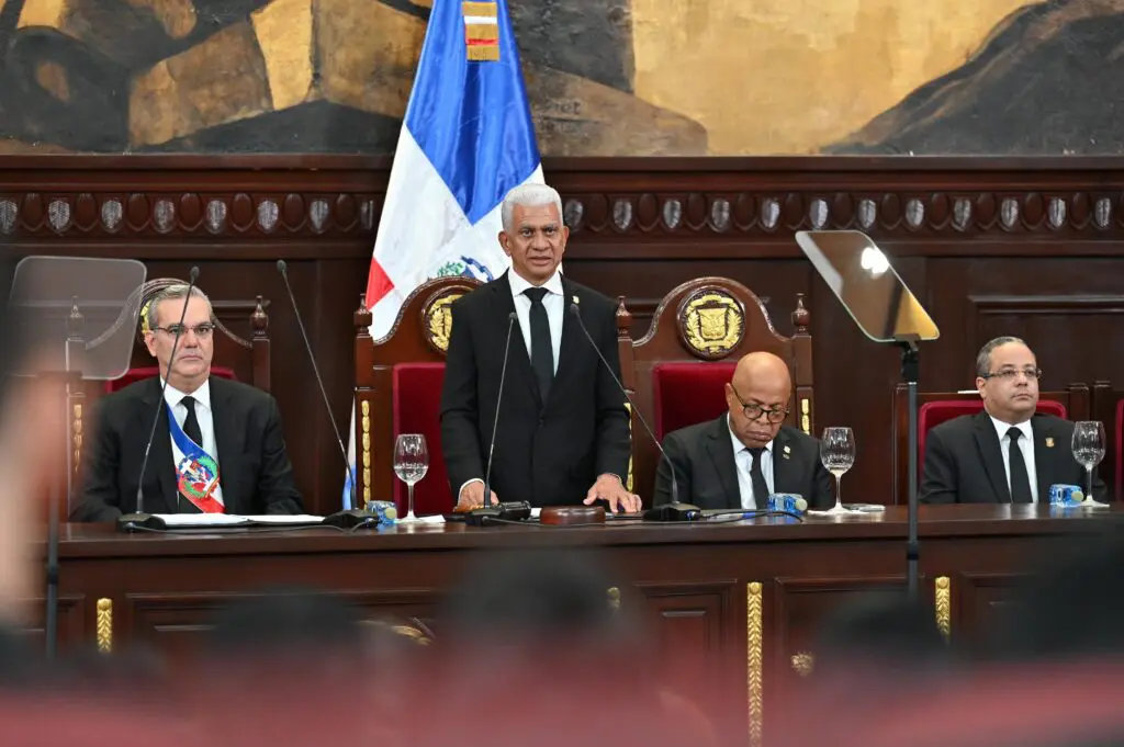 Celebración de Asamblea Nacional fuera del Congreso no viola la Constitución