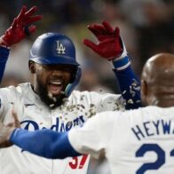 Dodgers vencen a Filis con jonrones de Teoscar Hernández y Shohei Ohtani - Noticias de hoy en República Dominicana | De Último Minuto