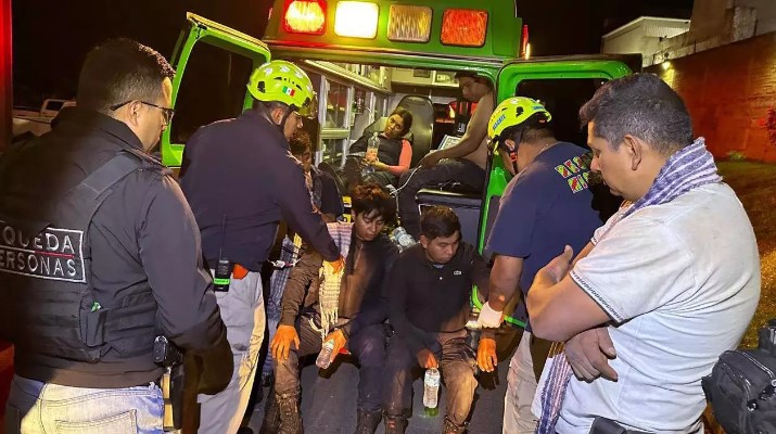 Hallan maniatados a siete policías indígenas secuestrados en México