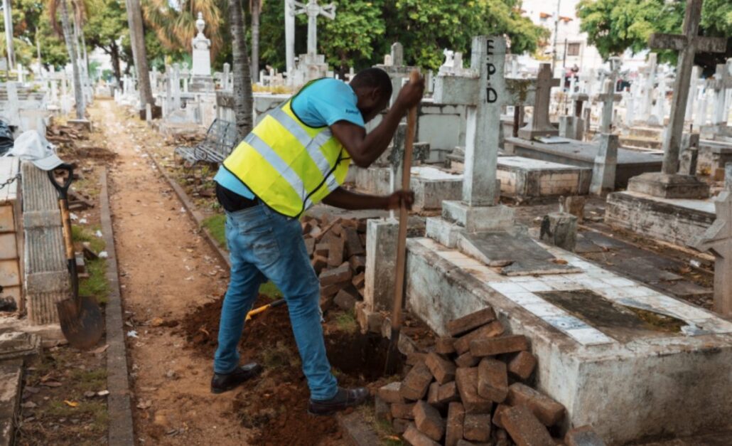 ADN remodela el cementerio de la avenida Independencia