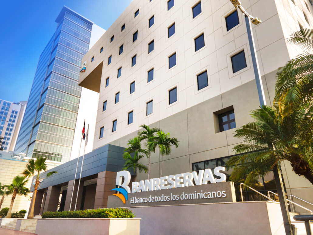 Banreservas aumenta su capital a RD$76,000 millones