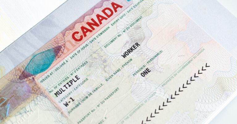 Canadá deja de otorgar permisos de trabajo a los visitantes extranjeros