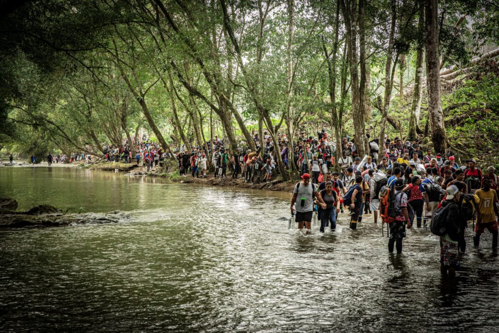 Panamá aclara que los viajes de repatriación de migrantes por el Darién serán a Colombia