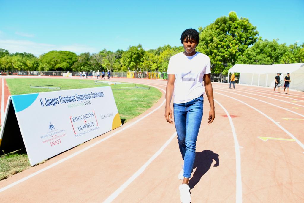 INEFI instalará pantalla gigante en Proyecto Nuevo Domingo Savio para ver este viernes carrera de Marileidy Paulino