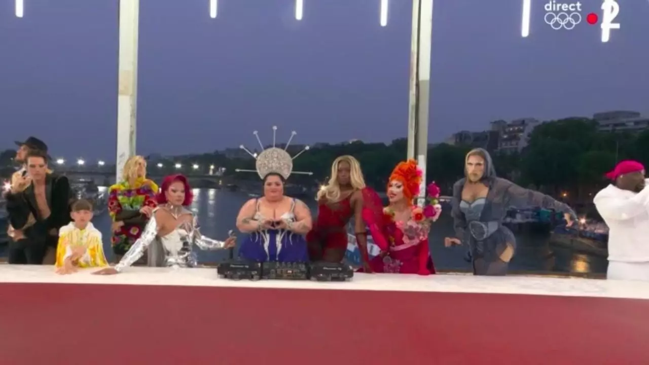 El Vaticano deplora la ofensa a los cristianos tras parodia de la "Última Cena" en los JJ.OO