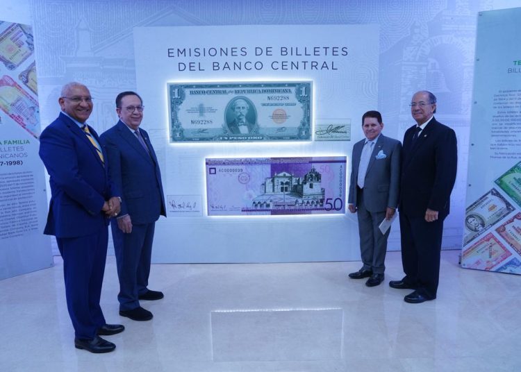 BCRD inaugura exposición sobre la historia de emisión de billetes dominicanos