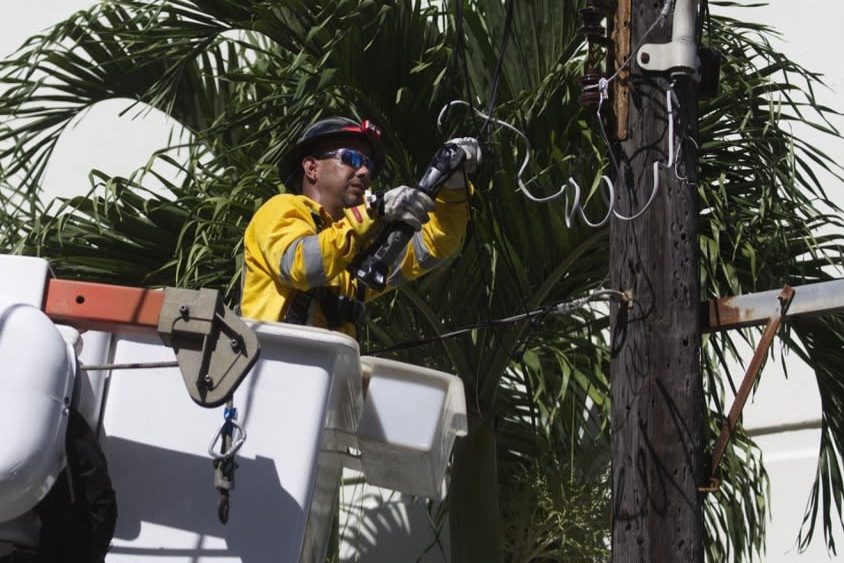 Empresa eléctrica de Puerto Rico logra restaurar el 99 % del sistema averiado por Ernesto